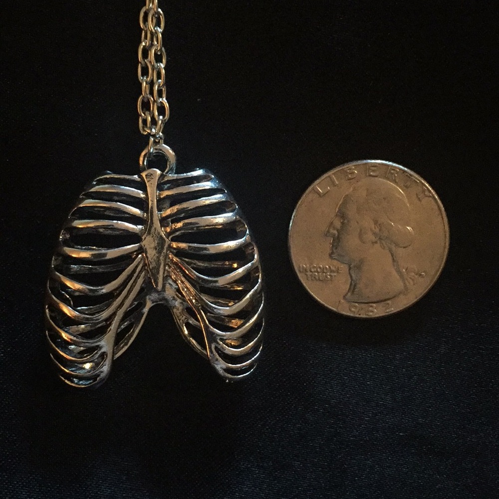 💀Skeleton Ribs Necklace Pendant💀 goth rockabilly - Picture 2 of 2